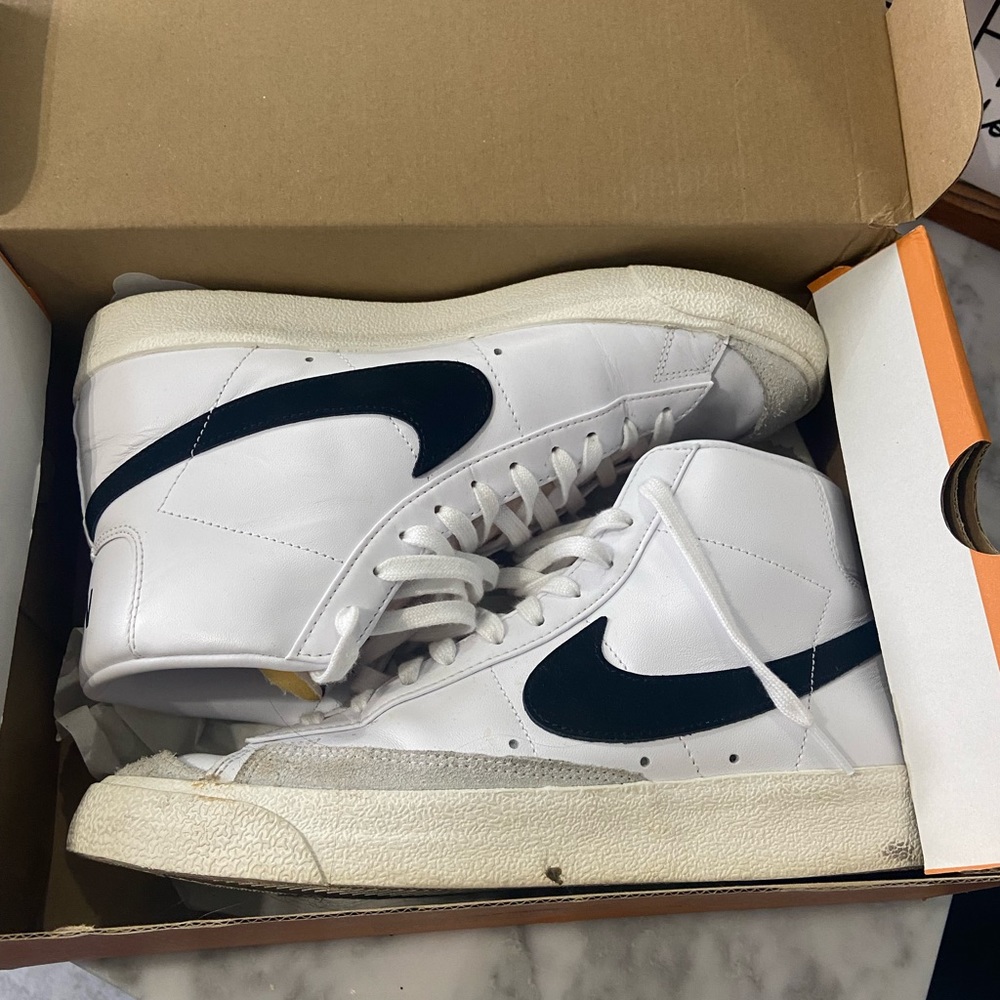 Nike blazers 77